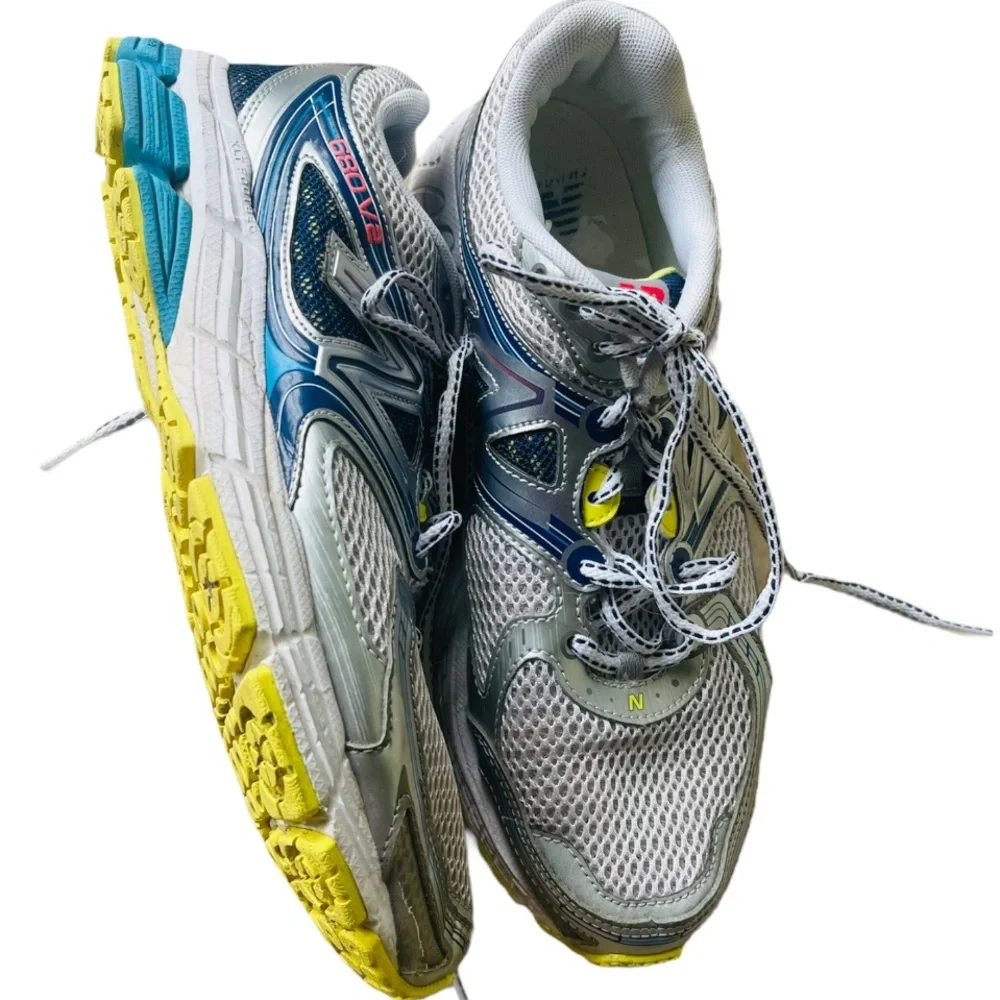 New Balance 680 2V Women’s Running Sneakers Shoes